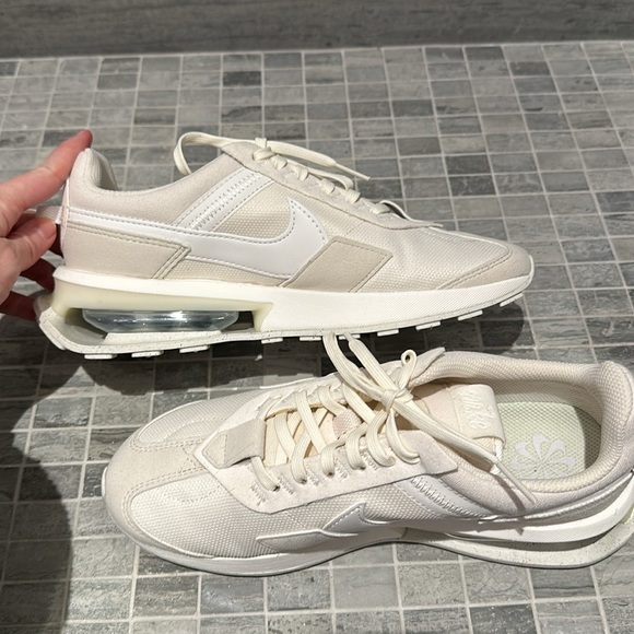 Nike Air Max Pre-Day Sneakers - Picture 10 of 13